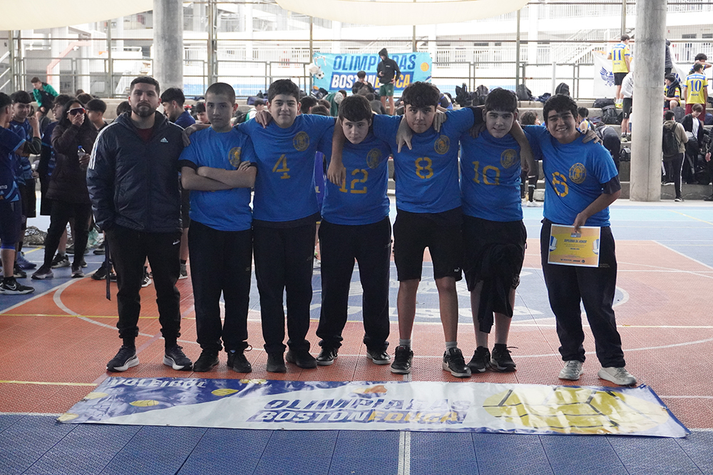 Nuestros estudiantes compitieron en el cierre de la temporada de vóleibol de las Olimpiadas BostonEduca