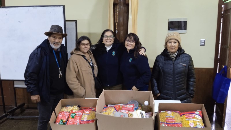 Ayuda solidaria al comedor de la Parroquia Santa Teresita de Puente Alto